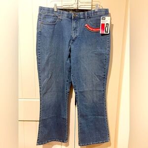 LEE Size 18 S Comfort Waist Bootcut NWT Back Pockets With Buttons Great Jeans!